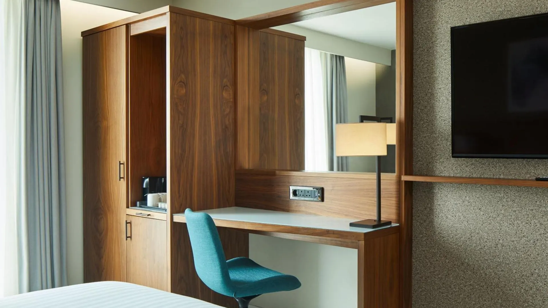 Courtyard By Marriott London Gatwick Airport Ξενοδοχείο Κρόουλι