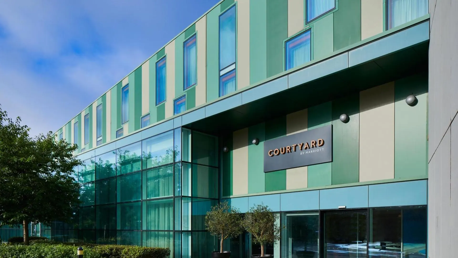 Courtyard By Marriott London Gatwick Airport Ξενοδοχείο Κρόουλι