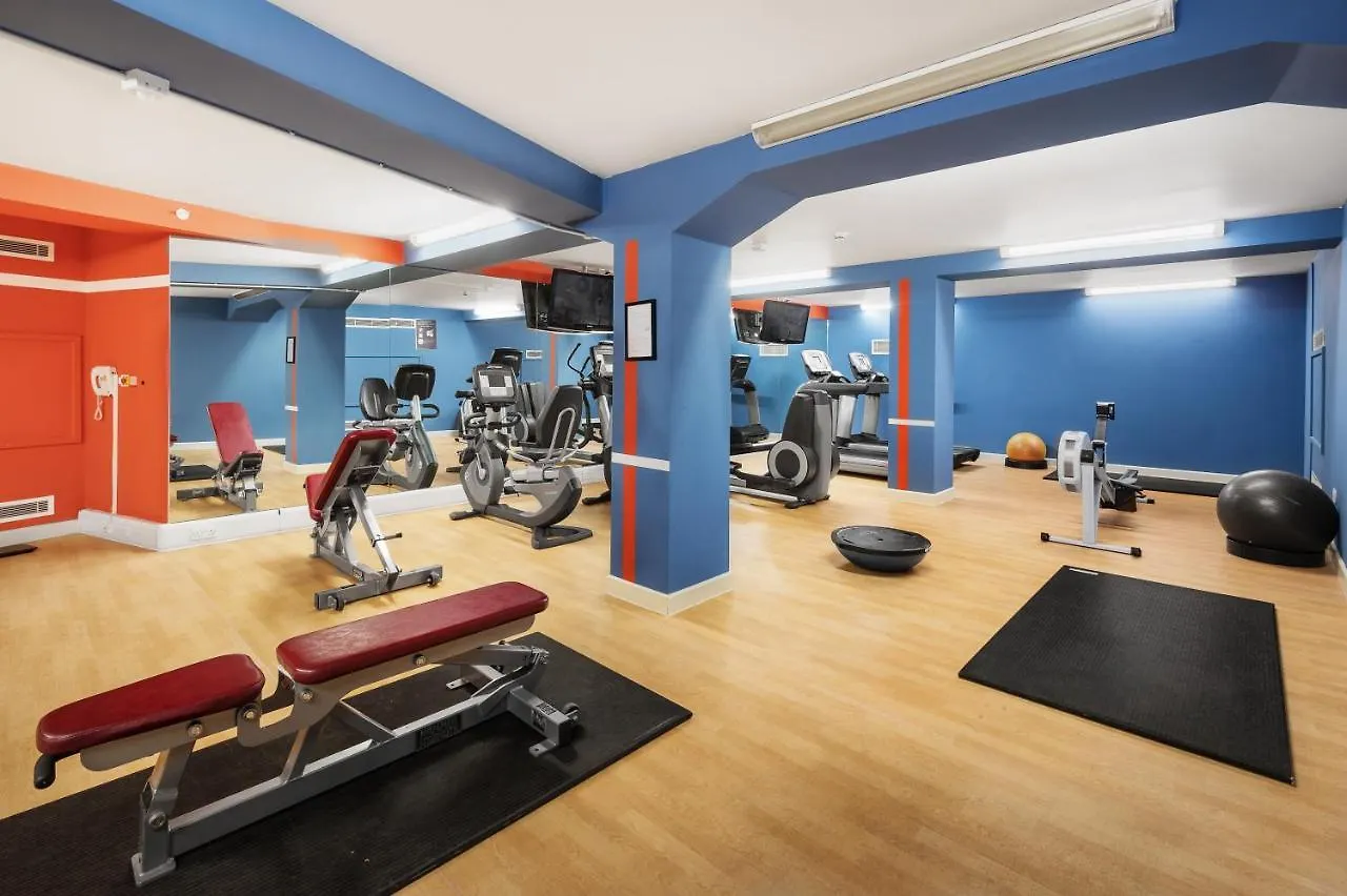 Courtyard By Marriott London Gatwick Airport Hotel Crawley  4*, Crawley (West Sussex)